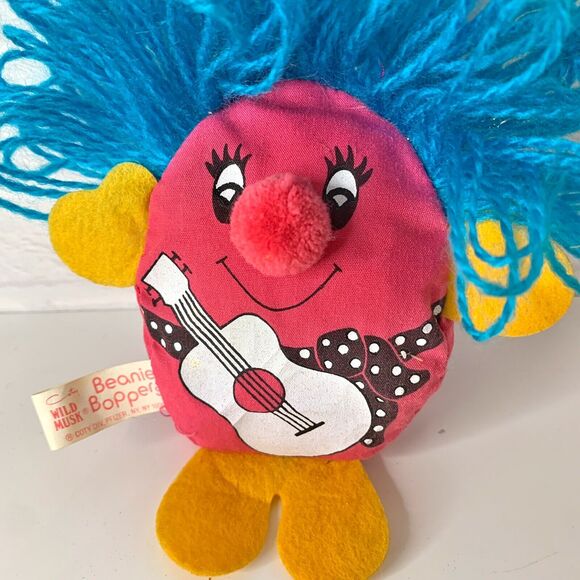 Coty Wild Musk Beanie Boppers Plush 1980s Sachet Russ Berrie White Guitar Pink - Picture 2 of 8